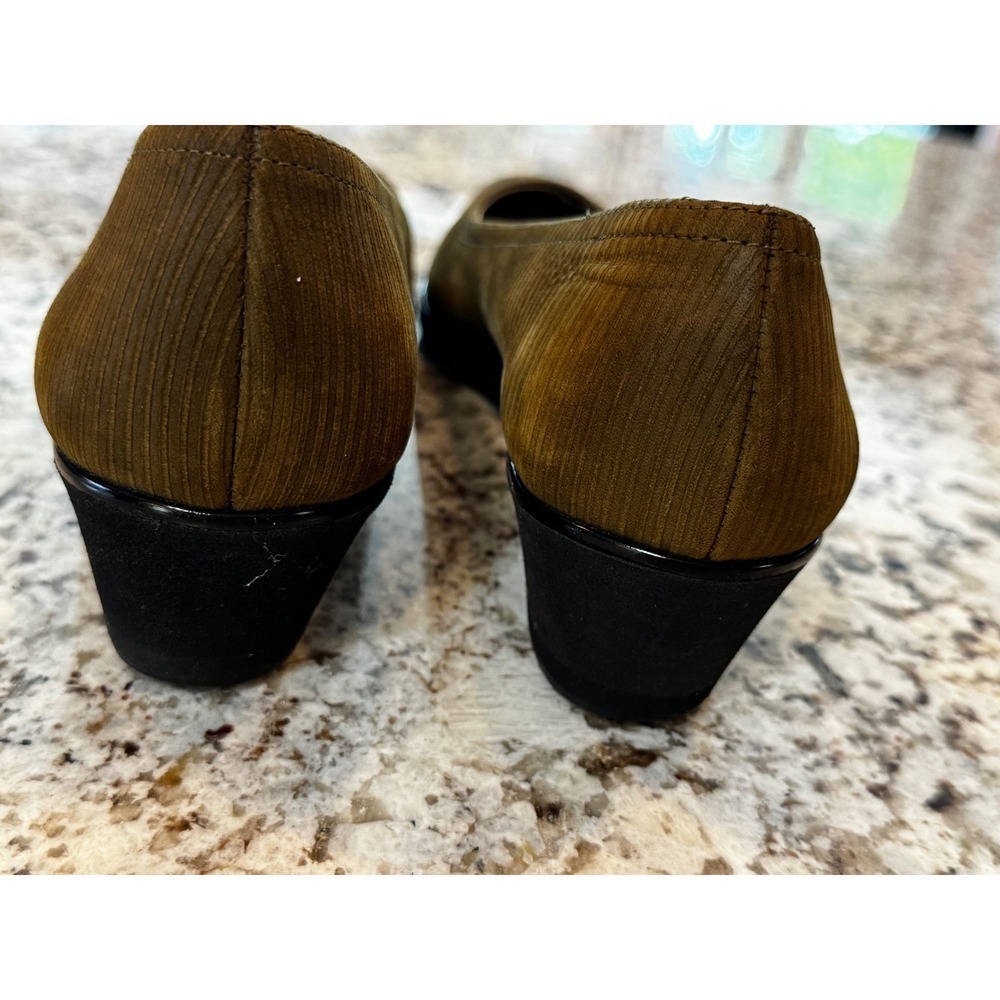 Salvatore Ferragamo Boutique Olive Green Ribbed Wedge Pumps DP30197 Italy 9 4A - Picture 5 of 8